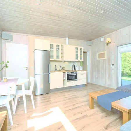 Family Retreat With A Sauna In The Centre Κουρεσάαρε